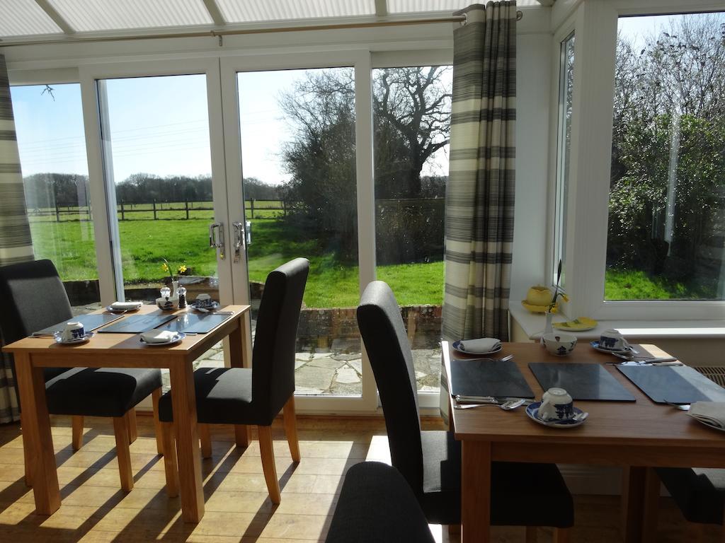 Sway Hunters Croft Bed & Breakfast エクステリア 写真